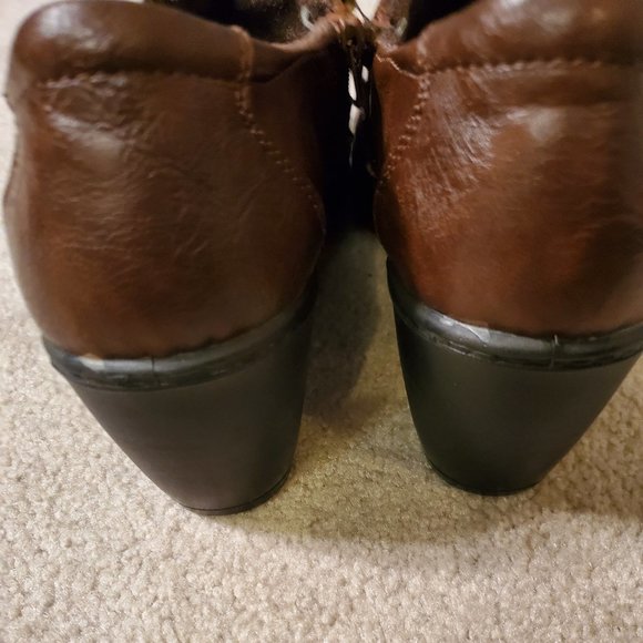 Easy Street Brown Heeled Shoes Size 9 - Picture 5 of 7